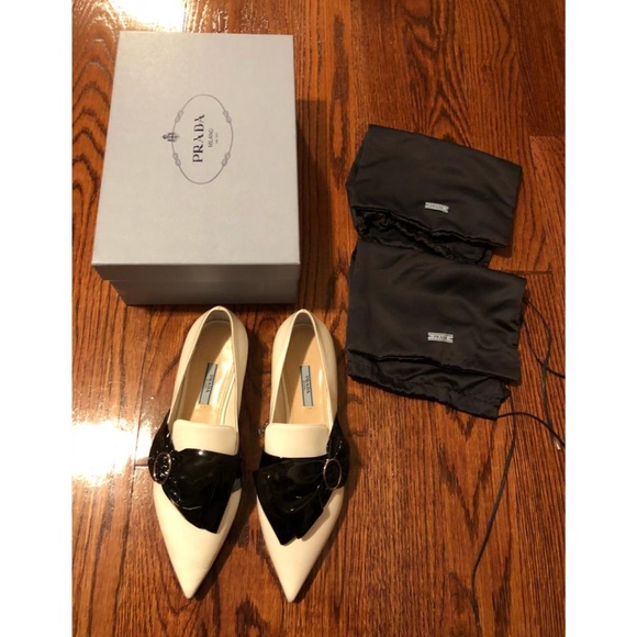 Prada New 2017 Oversized Bow Patent Flats - Picture 2 of 8